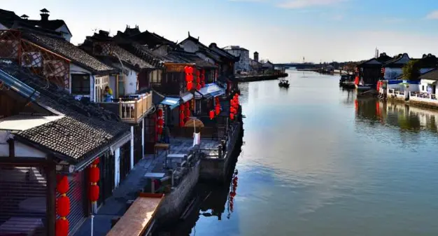 魔都夜游聚会到底有多上头？上海休闲打卡新玩法引爆社交资讯圈 🌃